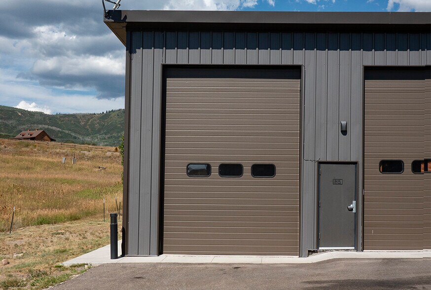 2535 Aviator Court Unit #H6, Steamboat Springs, CO à vendre - Photo du bâtiment - Image 3 de 11