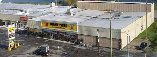 Plus de détails pour 150 Government Rd W, Kirkland Lake, ON - Commerce de détail à louer