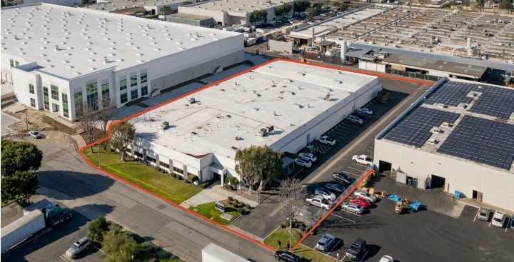 12601 Industry St, Garden Grove, CA for lease - Building Photo - Image 2 of 4