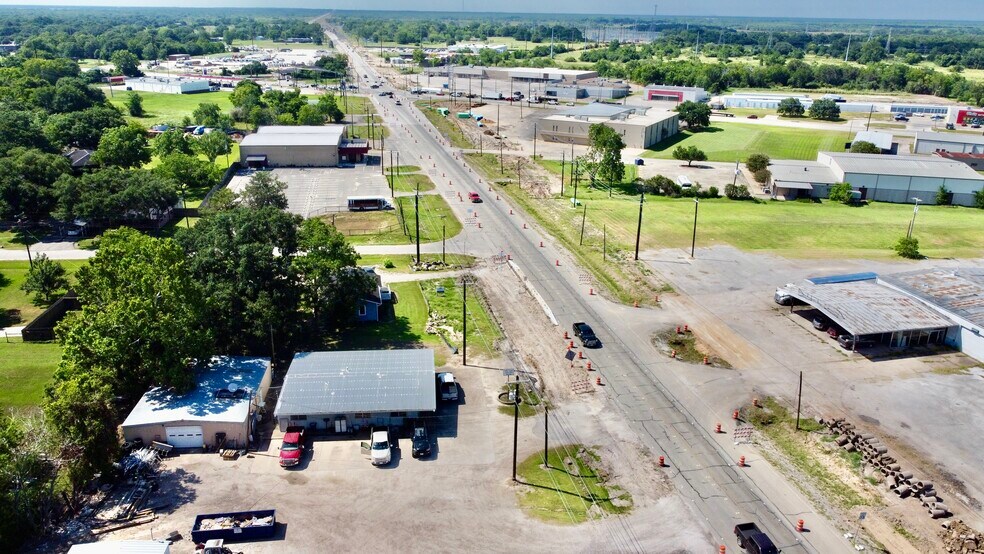 206 S Columbia Dr, West Columbia, TX for sale - Building Photo - Image 3 of 32