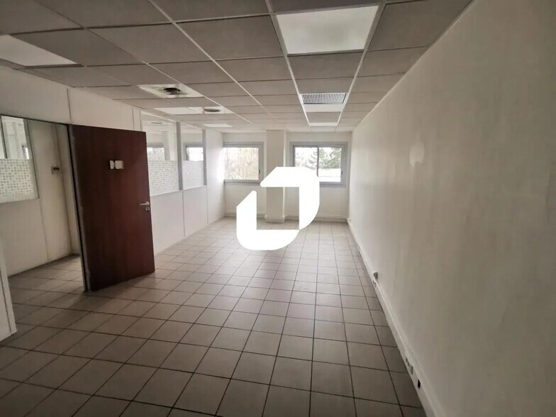 Bureau dans Fontenay-sous-Bois à louer - Photo intérieure - Image 2 de 6