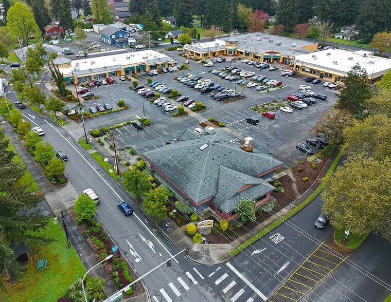 5831 Lacey Blvd SE, Lacey, WA à louer - Photo du bâtiment - Image 1 de 3