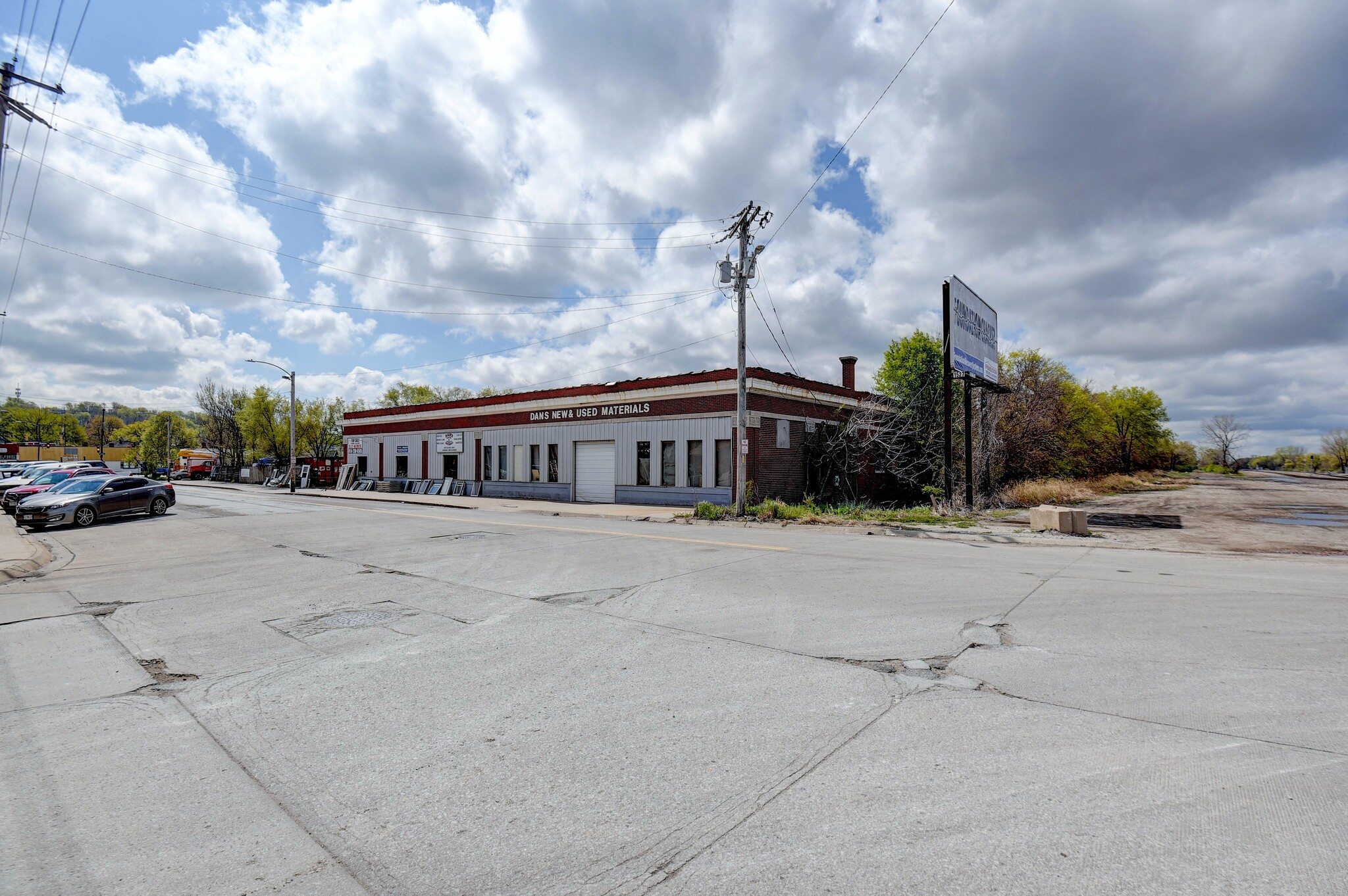 426 Illinois Ave, Saint Joseph, MO for sale Primary Photo- Image 1 of 45