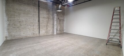 285 Liberty St, Salem, OR for lease Interior Photo- Image 1 of 5