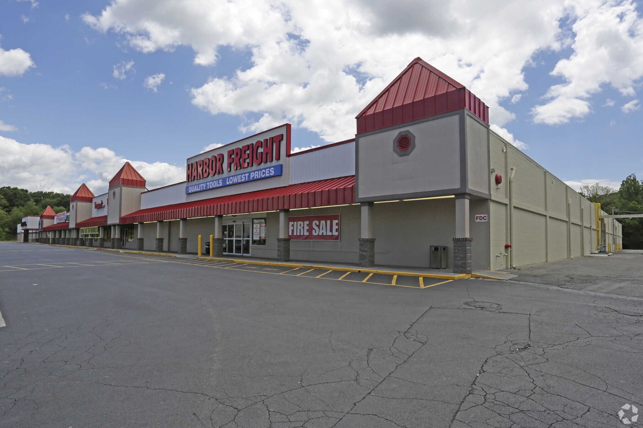 1409 E Stone, Kingsport, TN à louer Photo principale- Image 1 de 16