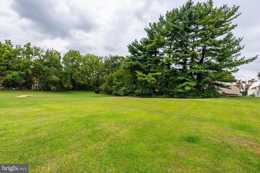 3417 E Joppa Rd, Parkville, MD à vendre - Photo du bâtiment - Image 3 de 22