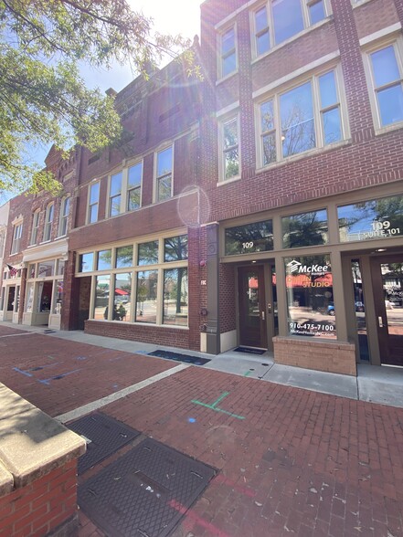 109 Hay St, Fayetteville, NC for sale - Building Photo - Image 1 of 1