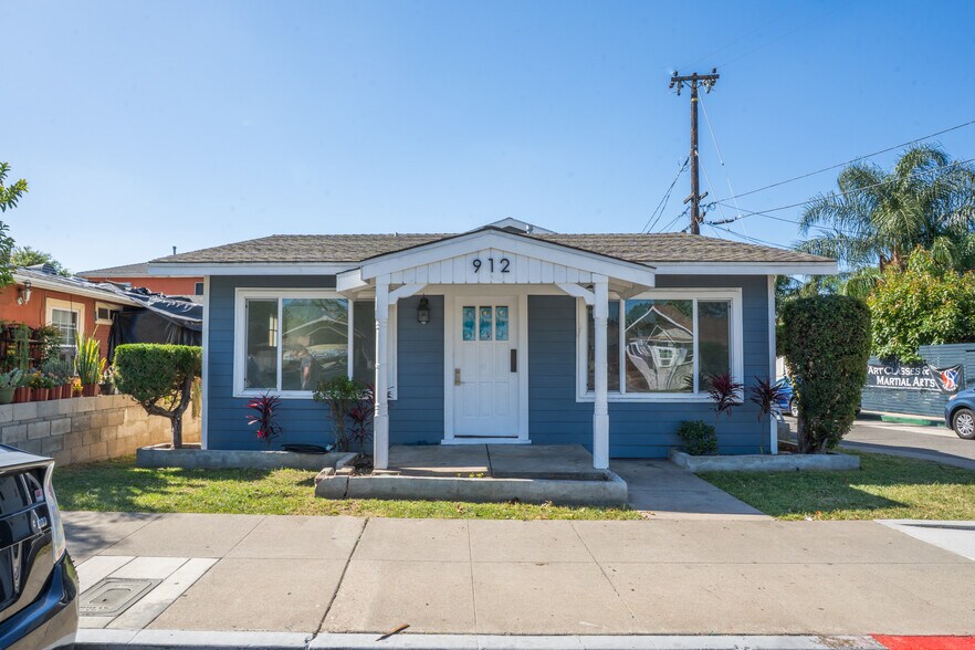 912 E Commonwealth Ave, Fullerton, CA à vendre - Photo du bâtiment - Image 3 de 45