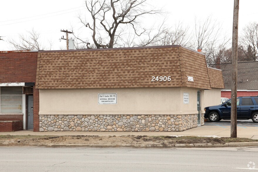 24906 Michigan Ave, Dearborn, MI for lease - Primary Photo - Image 2 of 6