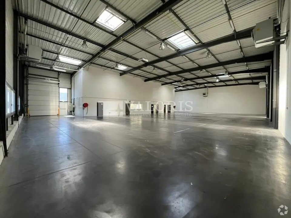 Office in Saint-Priest for lease Interior Photo- Image 1 of 22