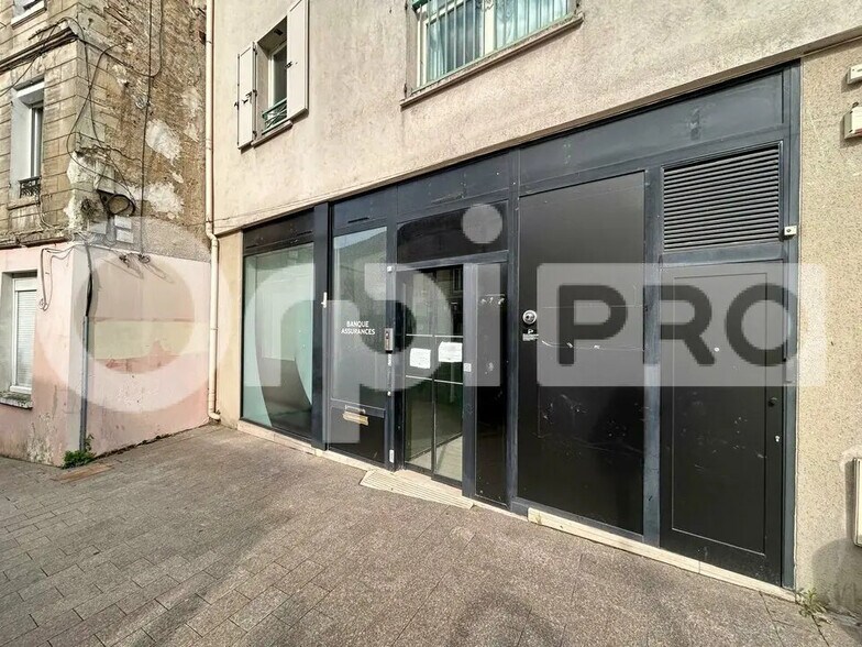 Commerce de détail dans Palaiseau à louer - Photo du bâtiment - Image 2 de 10
