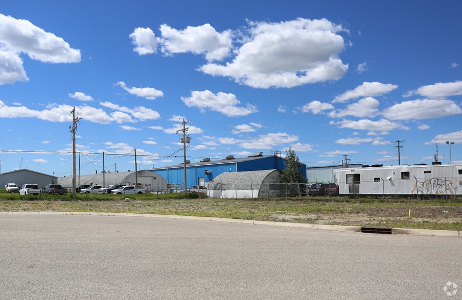 101 Westlake Mews, Strathmore, AB for sale - Primary Photo - Image 1 of 1