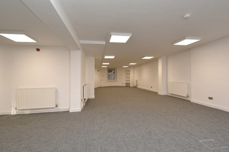 76 George St, Edinburgh for lease - Interior Photo - Image 2 of 4
