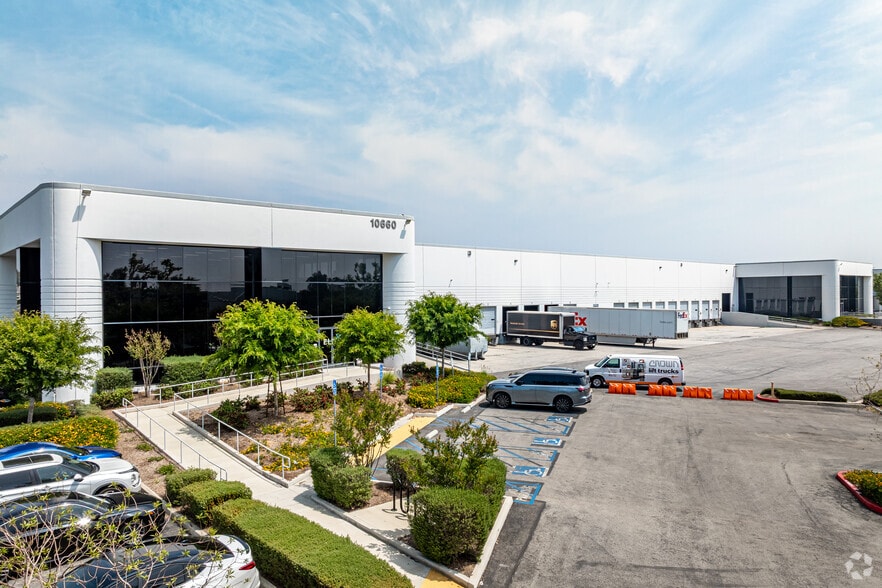 10660 Acacia St, Rancho Cucamonga, CA for sale - Primary Photo - Image 1 of 6