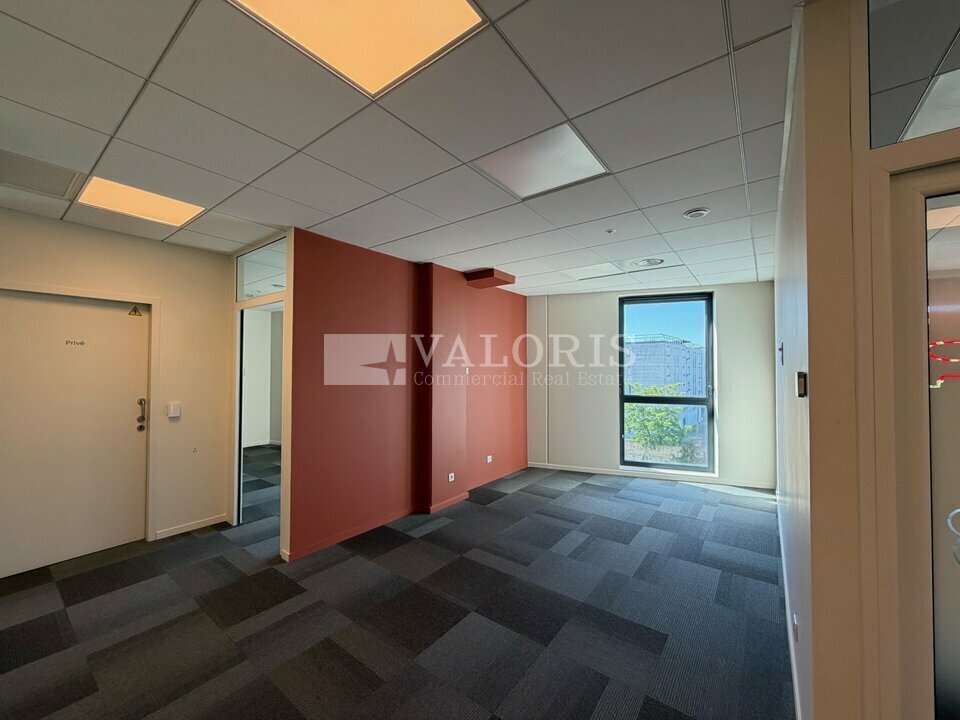 3 Avenue Jean Jaurès, Saint-Fons for sale Interior Photo- Image 1 of 12