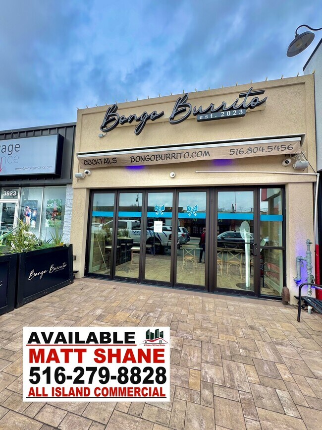 Plus de détails pour 3925 Merrick Rd, Seaford, NY - Commerce de détail à vendre