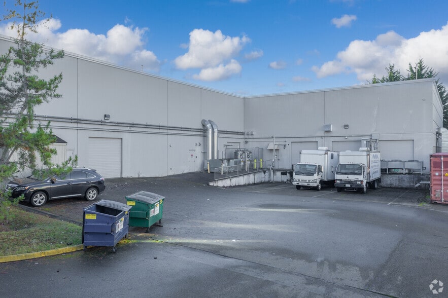 6640 185th Ave NE, Redmond, WA à louer - Photo du bâtiment - Image 2 de 11