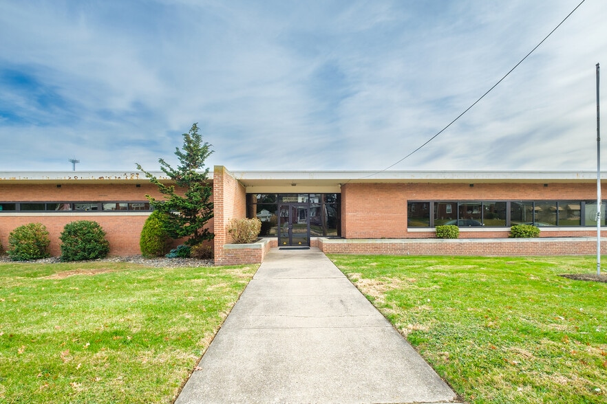 4115 N 6th St, Harrisburg, PA for sale - Building Photo - Image 3 of 15