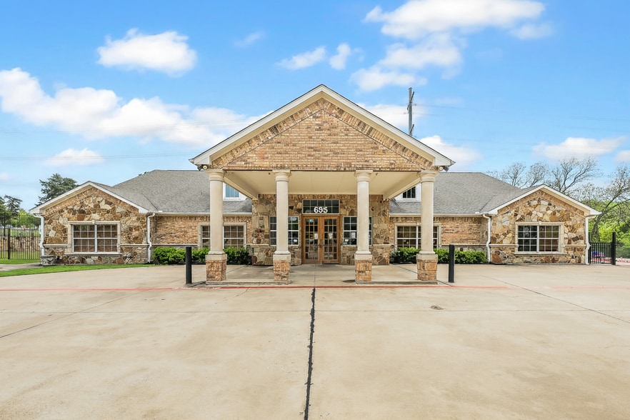 695 W Rusk St, Rockwall, TX for lease - Building Photo - Image 2 of 12