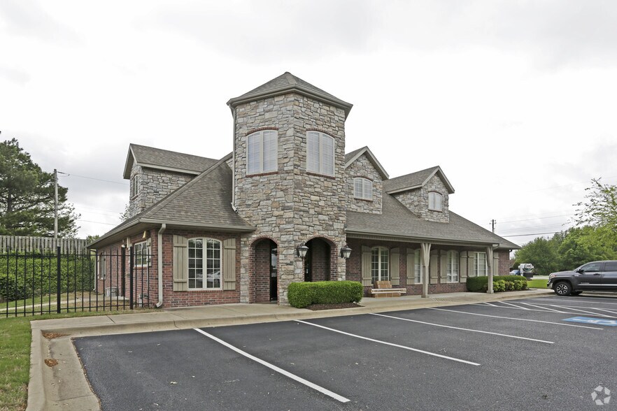 1441 W Pleasant Grove Rd, Rogers, AR à louer - Photo du bâtiment - Image 3 de 16