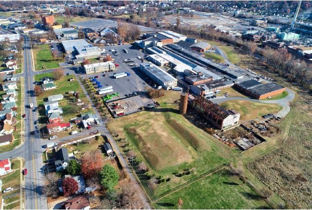 200 W 12th St, Waynesboro, VA for lease Building Photo- Image 1 of 18