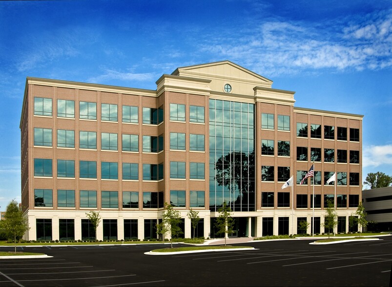 272 Bendix Rd, Virginia Beach, VA for lease - Building Photo - Image 3 of 29