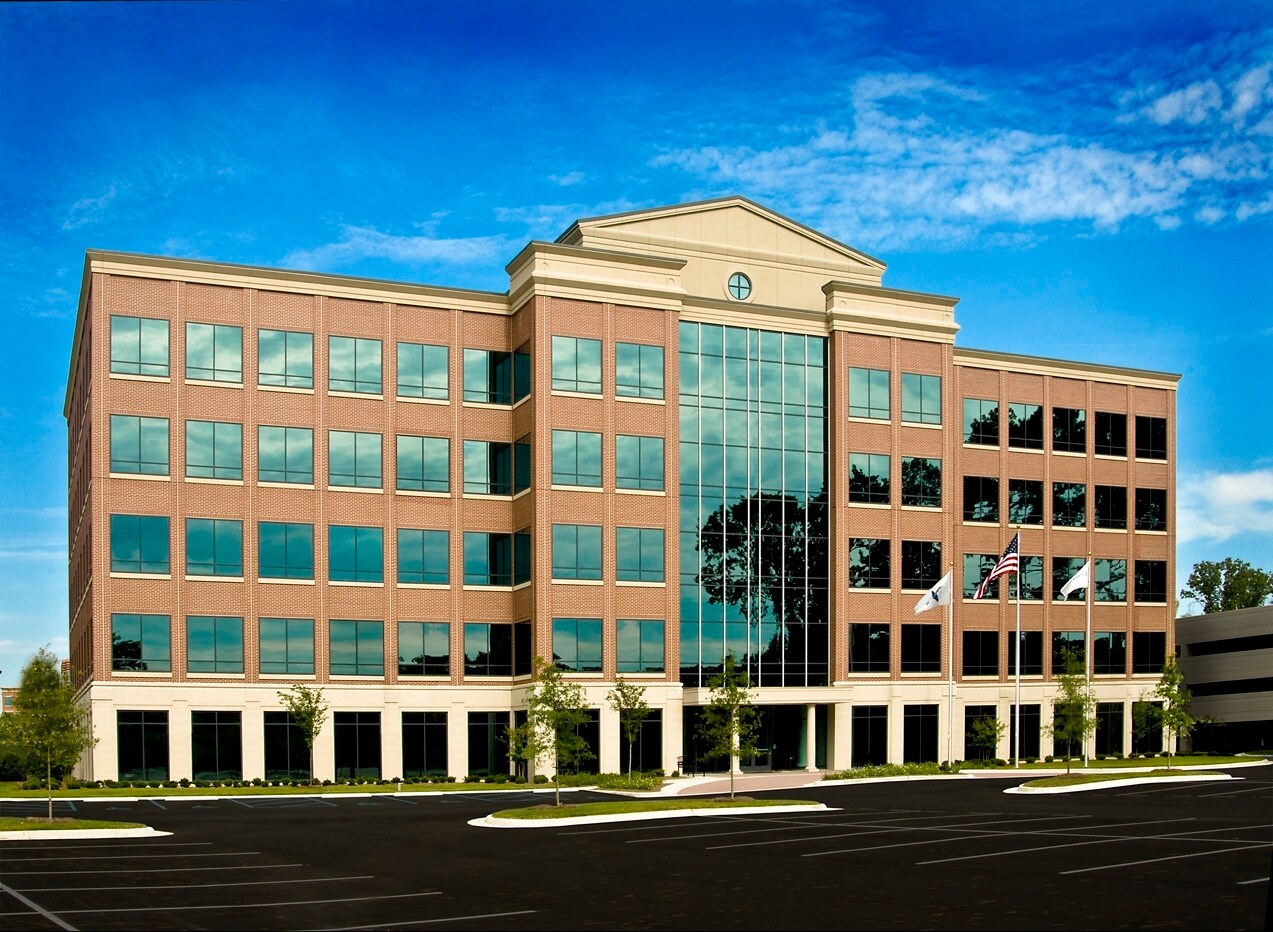 272 Bendix Rd, Virginia Beach, VA for lease Building Photo- Image 1 of 30