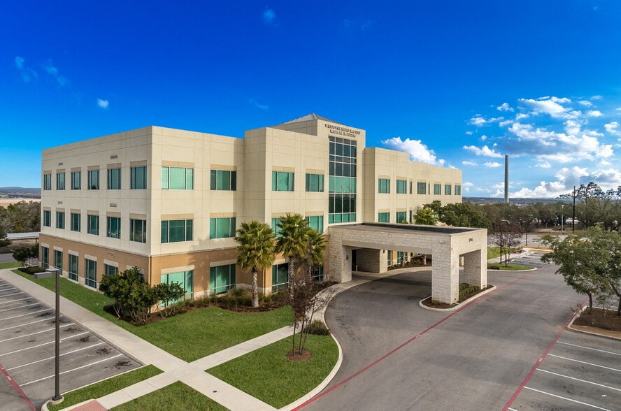 3903 Wiseman Blvd, San Antonio, TX à louer - Photo du bâtiment - Image 2 de 5