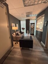 1611 Creekside Dr, Folsom, CA for lease Interior Photo- Image 2 of 25