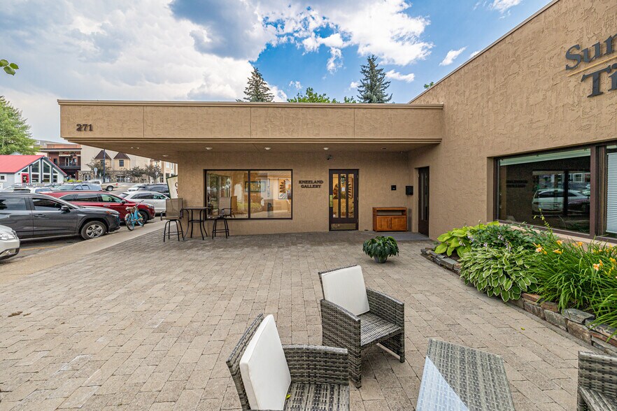 271 1st Ave, Ketchum, ID à vendre - Photo du bâtiment - Image 3 de 14