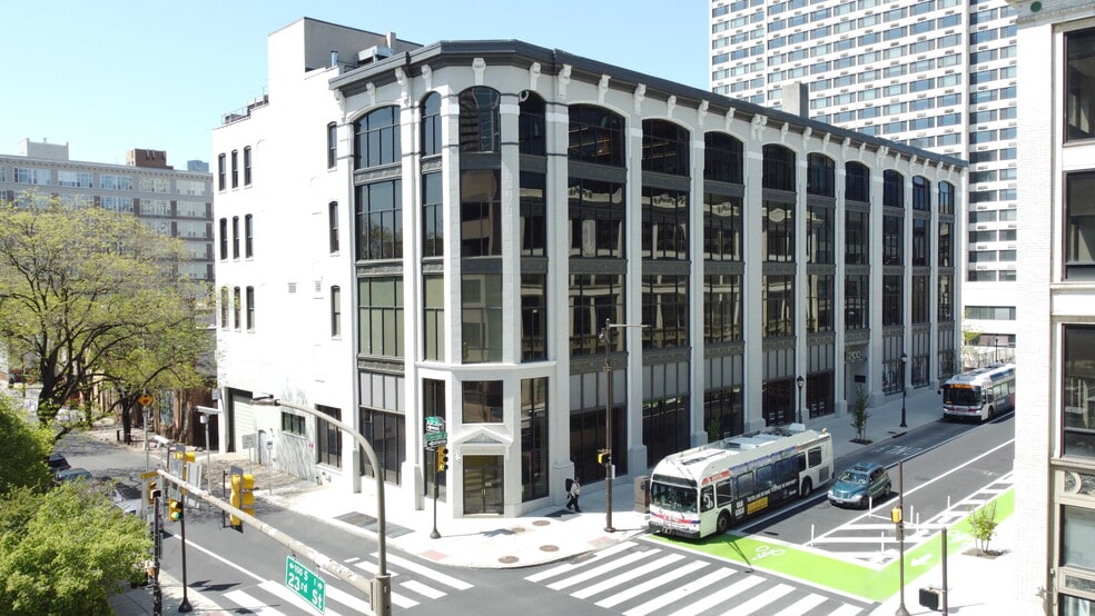 2300 Chestnut St, Philadelphia, PA for lease - Building Photo - Image 2 of 8