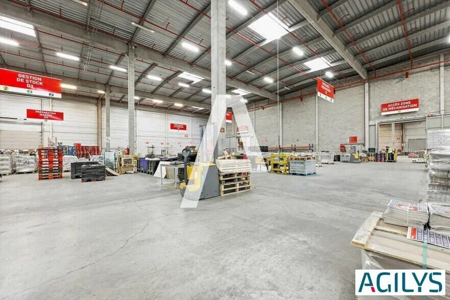 Industrial in Roissy-en-Brie for lease - Building Photo - Image 3 of 6