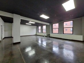 275 4th St E, Saint Paul, MN à louer Photo intérieure- Image 2 de 5