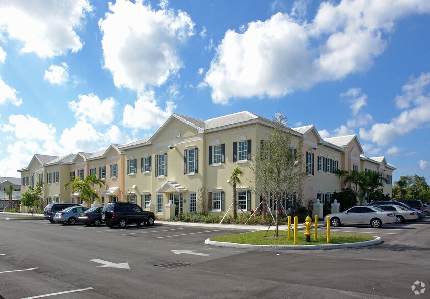 5300 W Hillsboro Blvd, Coconut Creek, FL à louer - Photo du bâtiment - Image 3 de 13