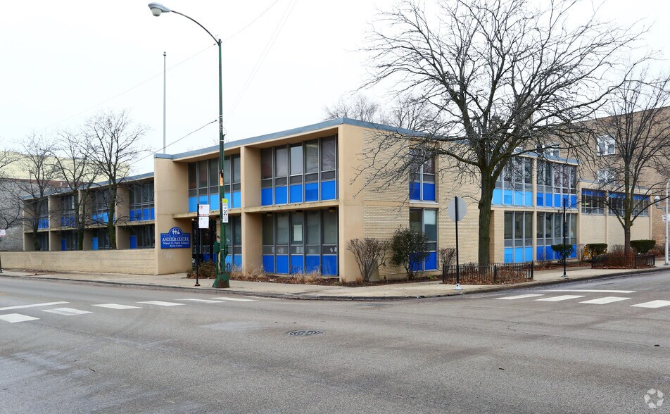 6050 N California Ave, Chicago, IL for lease - Primary Photo - Image 1 of 7