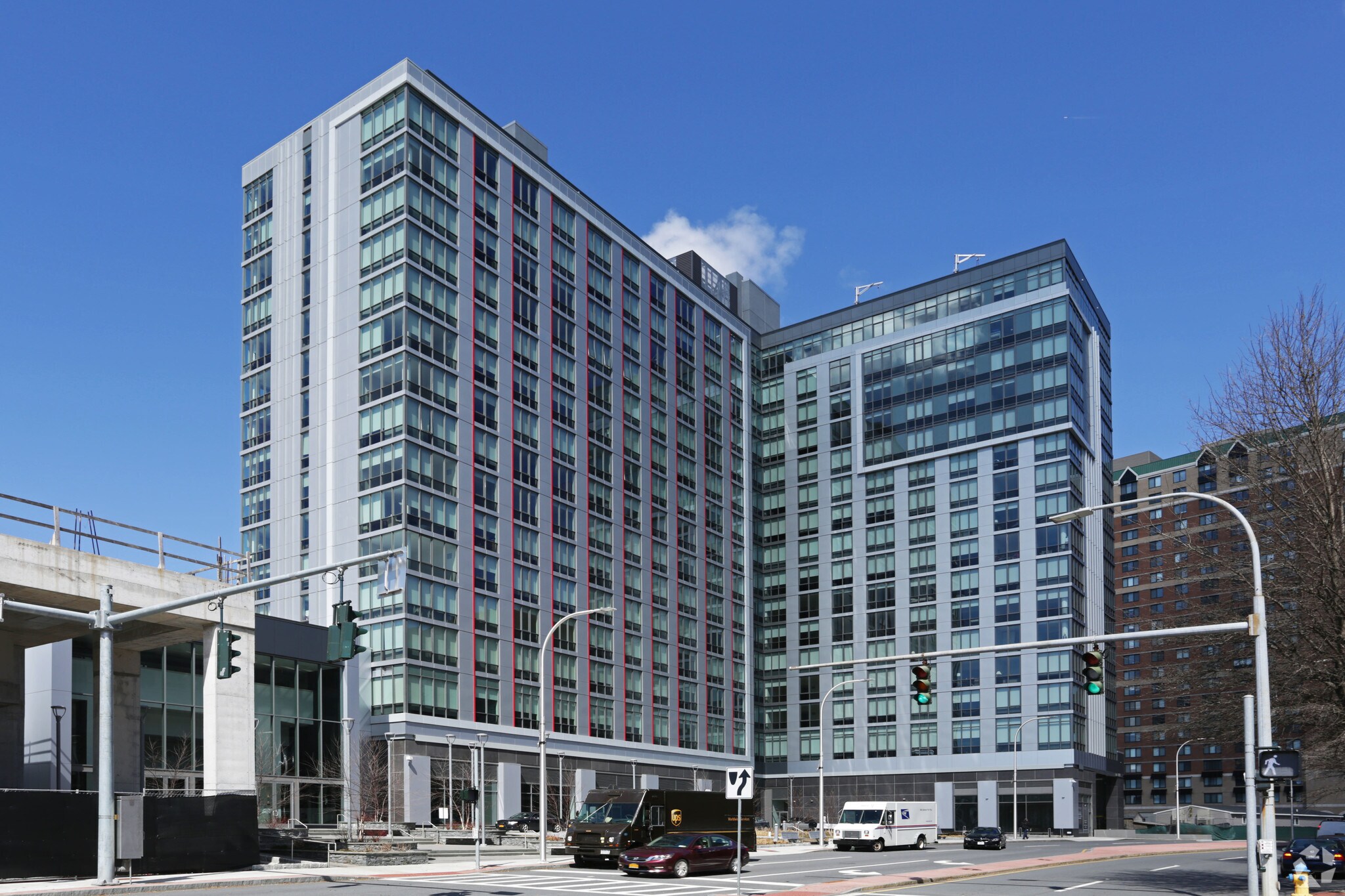 57 Bank St, White Plains, NY à louer Photo du bâtiment- Image 1 de 103