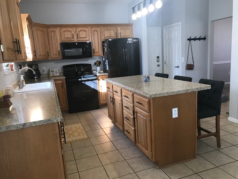 131 Howard Dr, Belleville, IL for sale - Building Photo - Image 2 of 17