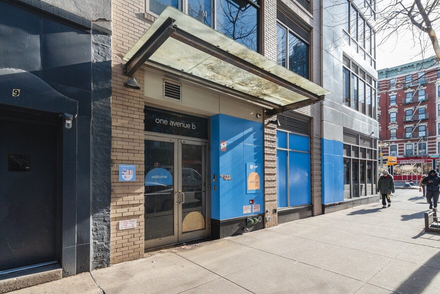 310 E Houston St, New York, NY for lease - Building Photo - Image 2 of 21