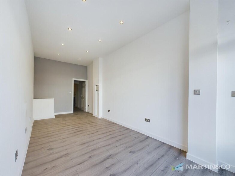 71-73 Waterloo Rd, Blackpool à louer - Photo du bâtiment - Image 2 de 6