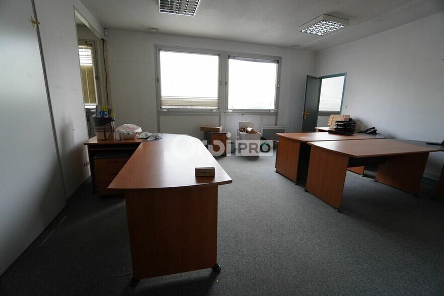 Office in Dijon for lease - Interior Photo - Image 2 of 7