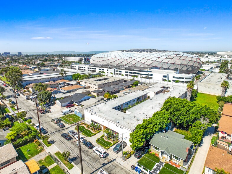 3835 W 104th St, Inglewood, CA à vendre - Photo du bâtiment - Image 1 de 10