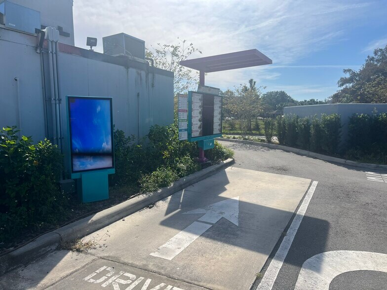 5320 N Orange Blossom Trl, Orlando, FL à vendre - Photo du bâtiment - Image 3 de 10