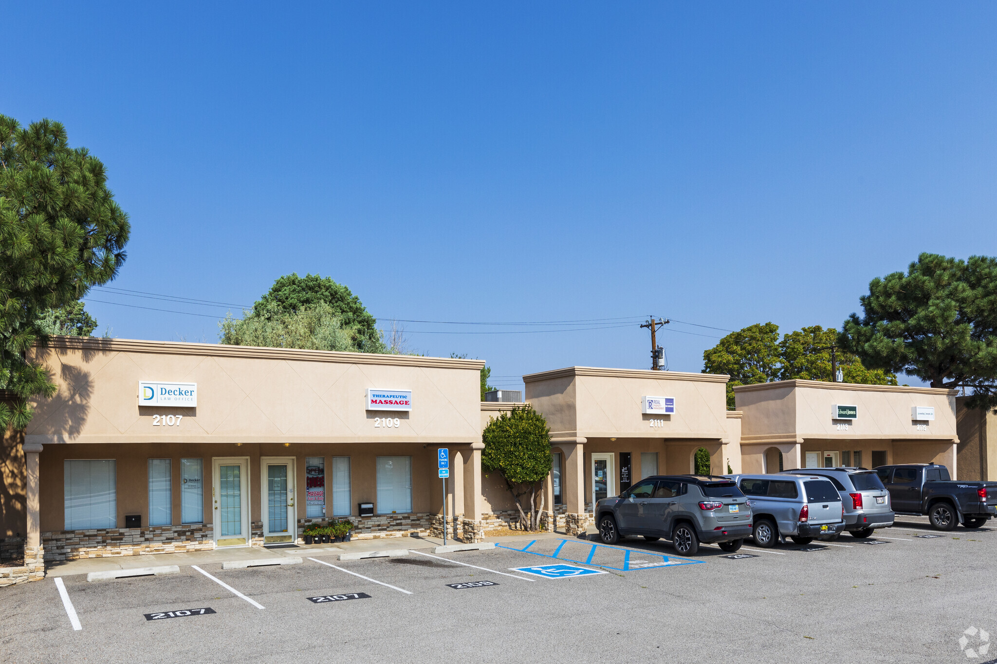 2105-2115 Wyoming Blvd NE, Albuquerque, NM for lease Primary Photo- Image 1 of 22