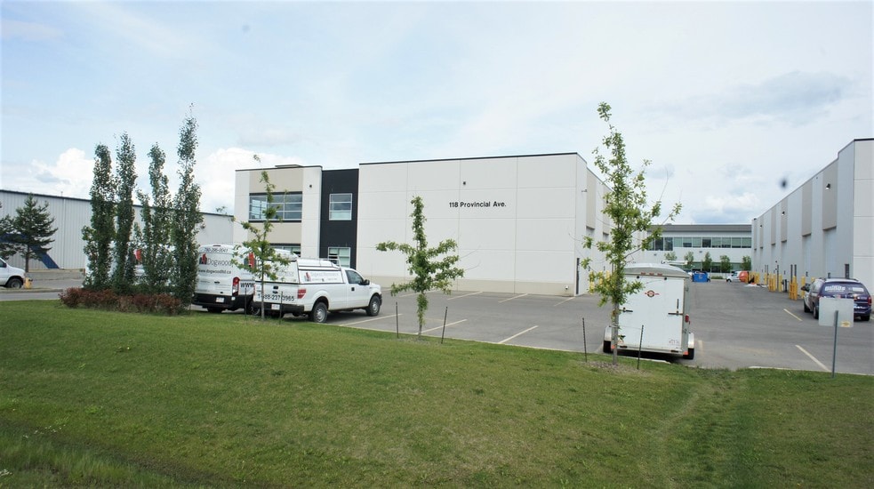 118 Provincial Ave, Sherwood Park, AB for sale - Building Photo - Image 3 of 9