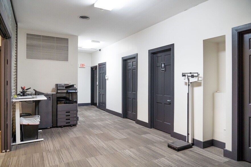 1015 E Broad St, Columbus, OH à louer - Photo du bâtiment - Image 3 de 34