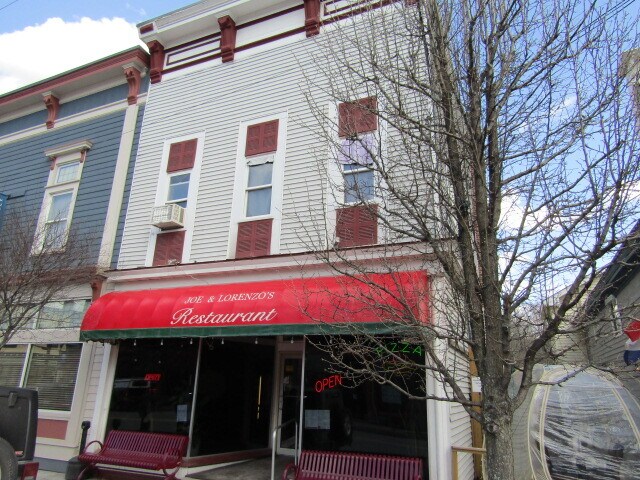 213 Main Ave, Hawley, PA à vendre - Photo principale - Image 1 de 1
