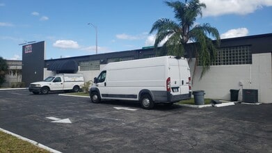 1815 10th Ave N, Lake Worth Beach, FL à louer Photo du bâtiment- Image 1 de 22