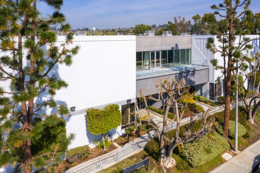 5601 W Slauson Ave, Culver City, CA à louer - Photo du bâtiment - Image 2 de 32