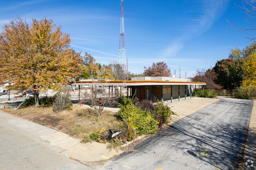 8124 Manchester Rd, Saint Louis, MO à vendre - Photo du bâtiment - Image 2 de 5