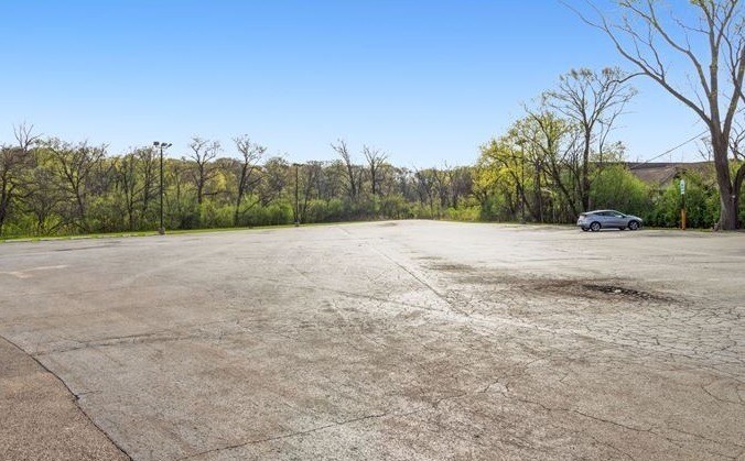 241 S Milwaukee Ave, Wheeling, IL à vendre - Autre - Image 2 de 6